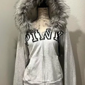 Felpa con cappuccio con cerniera con stampa di lettere americane per donna Street Hip-hop Abbigliamento casual Felpa con cappuccio con giunture in pelliccia retrò Y2K 2025 Nuovo 1