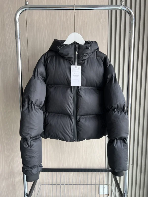 ETJ Autunno/Inverno 2025 Giacca corta da donna in cotone spesso con cappuccio Cappotto sportivo in gomma pressata 4341749 1