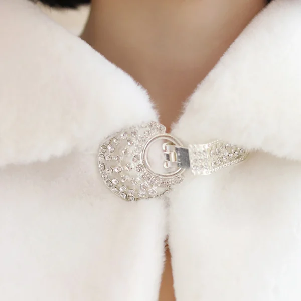 1 pezzo di scialle da donna in tinta unita fatto a mano con bottoni di strass, elegante mantello a scialle lavorato a maglia, perfetto per l'autunno e l'inverno, un must per la stagione nuziale, un pezzo di stratificazione alla moda e confortevole per le donne, adatto per i gite casual e il comfort interno possono essere regalati, di classe 6