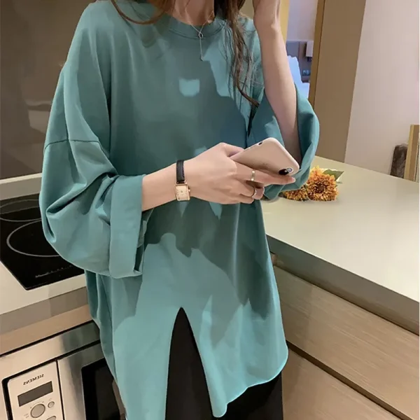 Camicia base a maniche lunghe divisa aperta alla moda Abbigliamento interno allentato da donna che tocca il fondo T-shirt per abbigliamento autunnale moda femminile 2