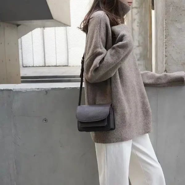 2023 Nuovo maglione di cashmere a collo alto da donna maglione di cashmere ispessito base in maglia pigra con copertura allentata 2