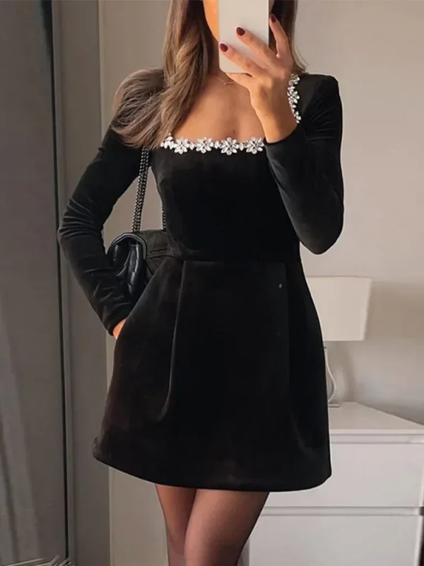 Abito corto con perline in velluto Donna Slim Manica lunga Colletto quadrato A-line Abiti da festa a vita alta 2025 Abiti da sera da donna nuova 3