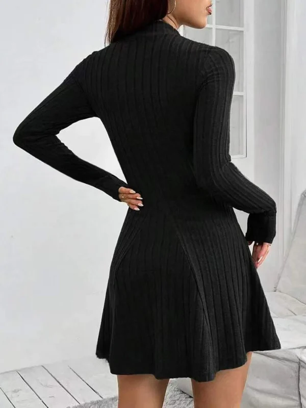 Abito da donna autunno inverno lavorato a maglia Lady Casual manica lunga collo mezzo alto Mini abito versatile abito nero Abiti da donna per giovani 2
