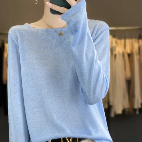 2025 NUOVO pullover in misto lana di seta da donna maglione di moda lavorato a maglia colletto con una parola maniche lunghe top larghi morbidi e setosi di alta qualità 1