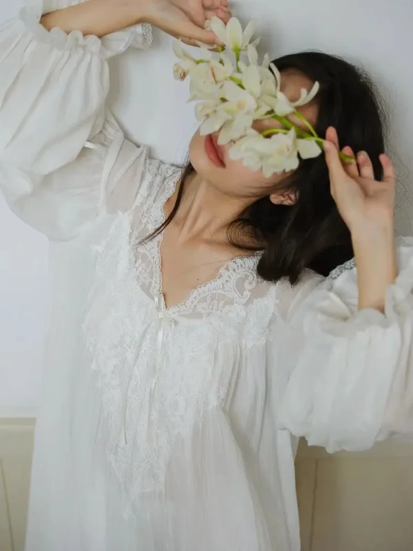 Camicia da notte bianca a maniche lunghe da donna in primavera autunno Abito da donna con gonna lunga in pizzo a maniche lunghe stile principessa bellissimo pigiama 4