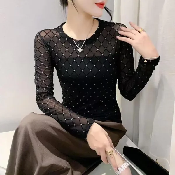 Abbigliamento donna Primavera Autunno Moda coreana Sexy vedere attraverso la maglia con strass T-shirt basic Elegante O collo manica lunga Slim Top 2