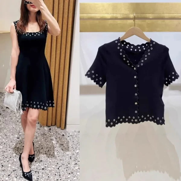 Abito da donna in maglia con bordo ondulato nero con decorazione a rivetti o set cardigan maglione a maniche corte femminile sottile 2