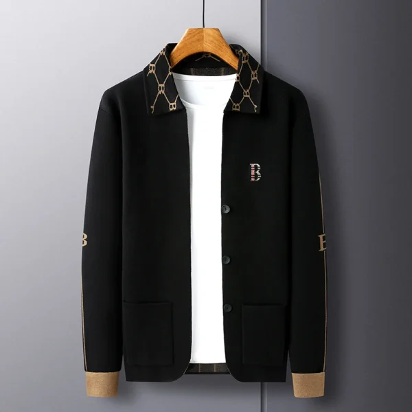 Cardigan lavorato a maglia da uomo di qualità di lusso Tasca con lettera ricamata Cappotto a maniche lunghe con risvolto invernale Versatile tendenza della moda Top da uomo 5