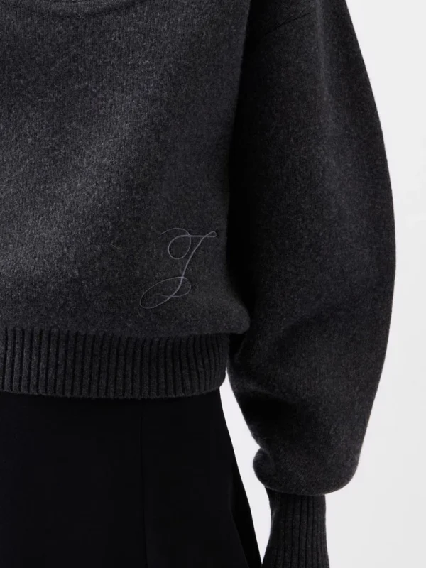 Design del marchio di lusso 2025 Inverno Nuovo in maglione lavorato a maglia grigio scuro per le donne Maglieria allentata Pullover Abiti a collo alto da donna 6