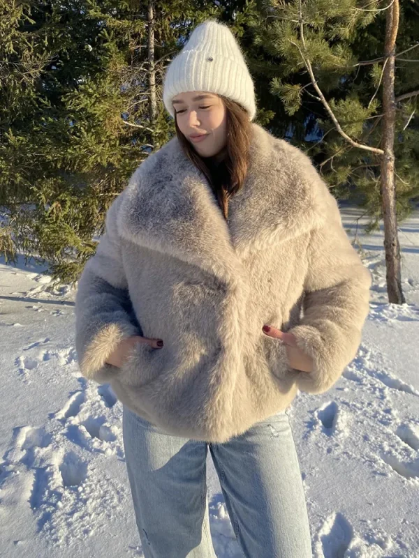 TARUXY Solido Pelliccia Sintetica Risvolto Cappotto da Donna di Lusso Gradiente Ritagliata Giacca di Pelliccia Soffici Cappotto di Inverno Addensare Tuta Sportiva High Street 3