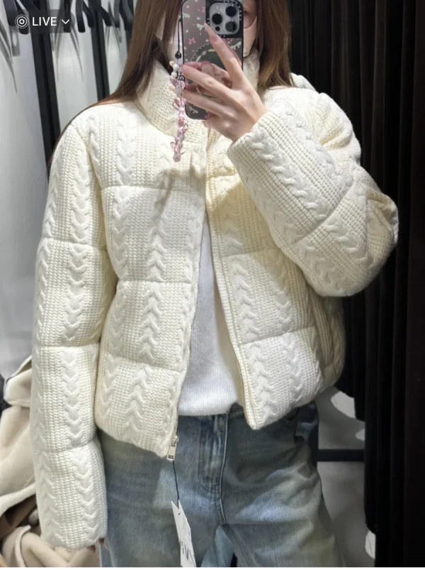 ETJ 2025 Inverno nuove donne fresche ed eleganti dolcevita bianco lavorato a maglia giacca di cotone spesso giacca di pane caldo 6318229 3