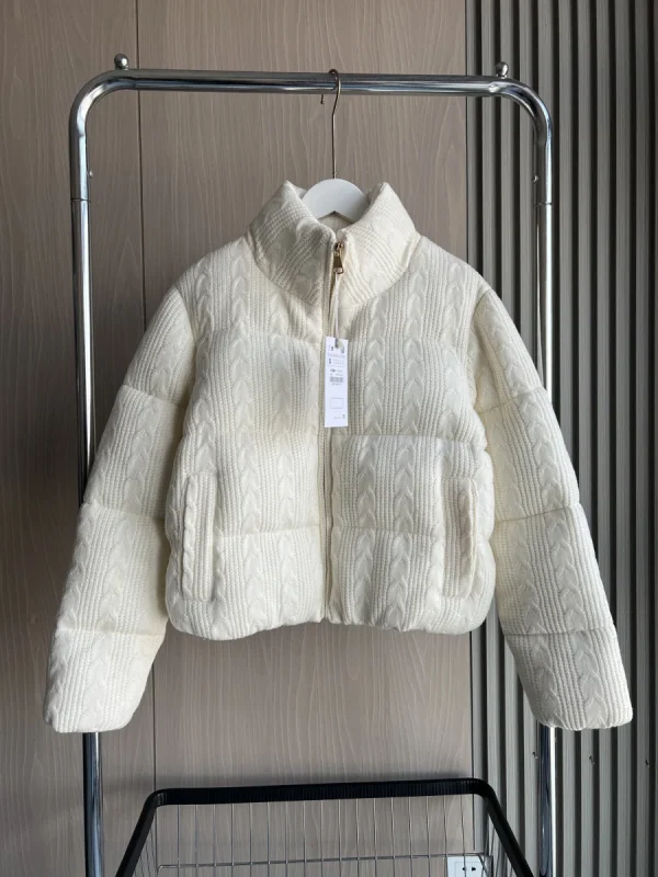 ETJ 2025 Inverno nuove donne fresche ed eleganti dolcevita bianco lavorato a maglia giacca di cotone spesso giacca di pane caldo 6318229 6