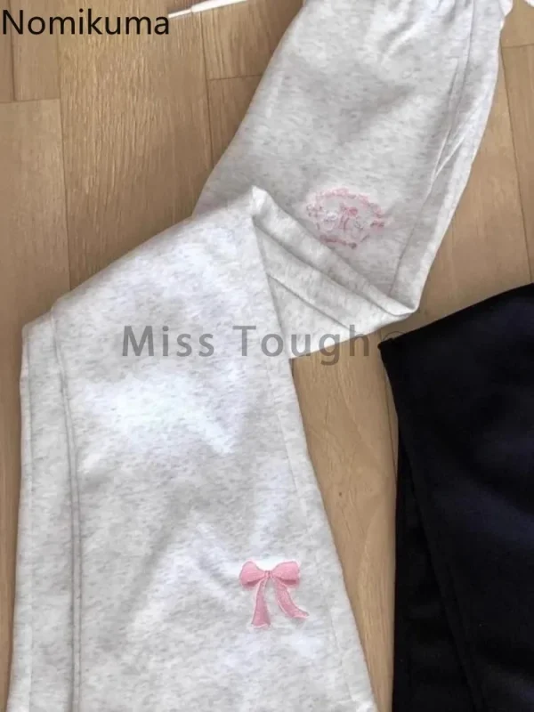 Pantaloni svasati giapponesi da donna a vita alta moda Pantalon femminile Y2k simpatico gatto farfalla ricamo pantaloni slim fit nuovi fondi 6