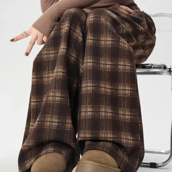 Pantaloni scozzesi di lana di alta qualità per le donne Autunno Inverno Pantaloni casual a gamba larga retrò Pantaloni streetwear in pile hip pop femminile 2025 2
