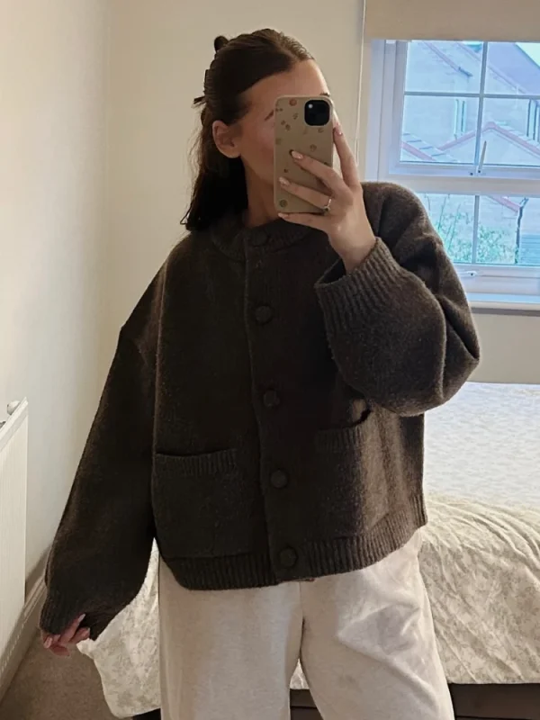 Maglione a maniche lunghe girocollo moda per donna Cappotti con tasche lavorate a maglia monopetto chic 2025 Maglieria solida autunno inverno 5