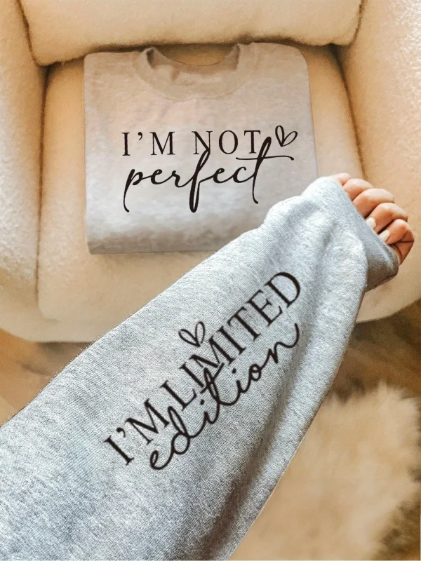 Pullover da donna con cappuccio girocollo a maniche lunghe in velluto con stampa di lettere perfette e comode autunnali e invernali 2