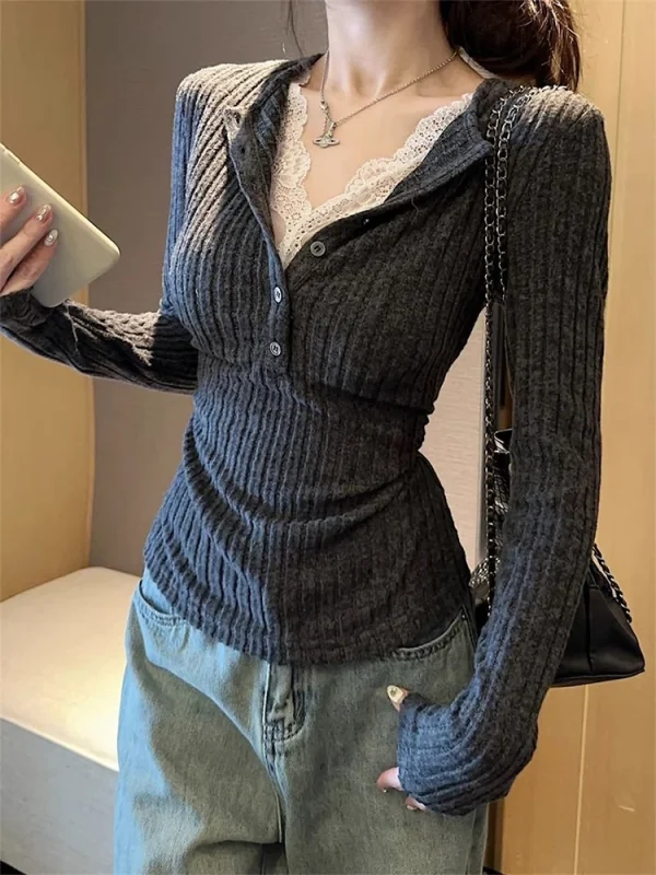 T-shirt a maniche lunghe in maglia patchwork di pizzo coreano con scollo a V Falso in due pezzi Slim Women Top 2025 Abbigliamento donna moda primaverile 4