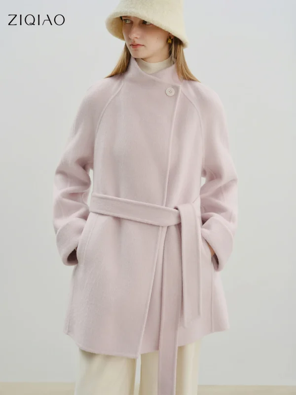 ZIQIAO 2025 Nuovo arrivo Chic Double Sided Cappotto in misto lana di cammello Elegante giacca corta con design ispirato al college Autunno Inverno 1