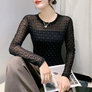 Abbigliamento donna Primavera Autunno Moda coreana Sexy vedere attraverso la maglia con strass T-shirt basic Elegante O collo manica lunga Slim Top 1