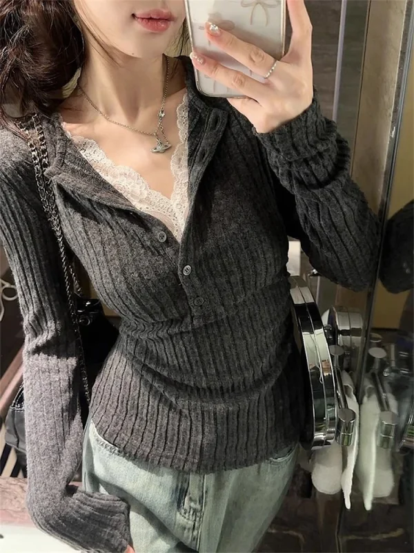T-shirt a maniche lunghe in maglia patchwork di pizzo coreano con scollo a V Falso in due pezzi Slim Women Top 2025 Abbigliamento donna moda primaverile 1