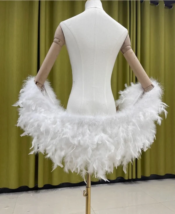 Lussuosa vera piuma di struzzo avvolge il matrimonio nuziale Nuovo design Coprispalle Inverno Festa di nozze Pelliccia Bolero Mantelle da donna 2