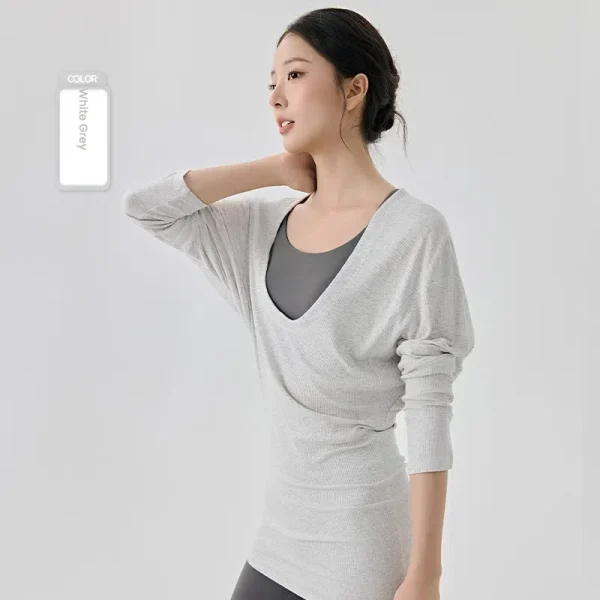 T-shirt da allenamento a pipistrello a maniche lunghe con scollo a U oversize da donna T-shirt da allenamento ampia con copertura per esercizi sui fianchi T-shirt da palestra per pilates 4