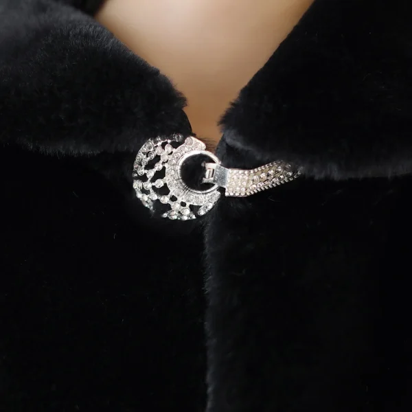 1 pezzo di scialle da donna in tinta unita fatto a mano con bottoni di strass, elegante mantello a scialle lavorato a maglia, perfetto per l'autunno e l'inverno, un must per la stagione nuziale, un pezzo di stratificazione alla moda e confortevole per le donne, adatto per i gite casual e il comfort interno possono essere regalati, di classe 5