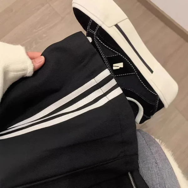 2024 Autunno/Inverno stile americano gamba dritta pantaloni casual a gamba larga con cerniera sportiva a righe design sensibilità nicchia 5