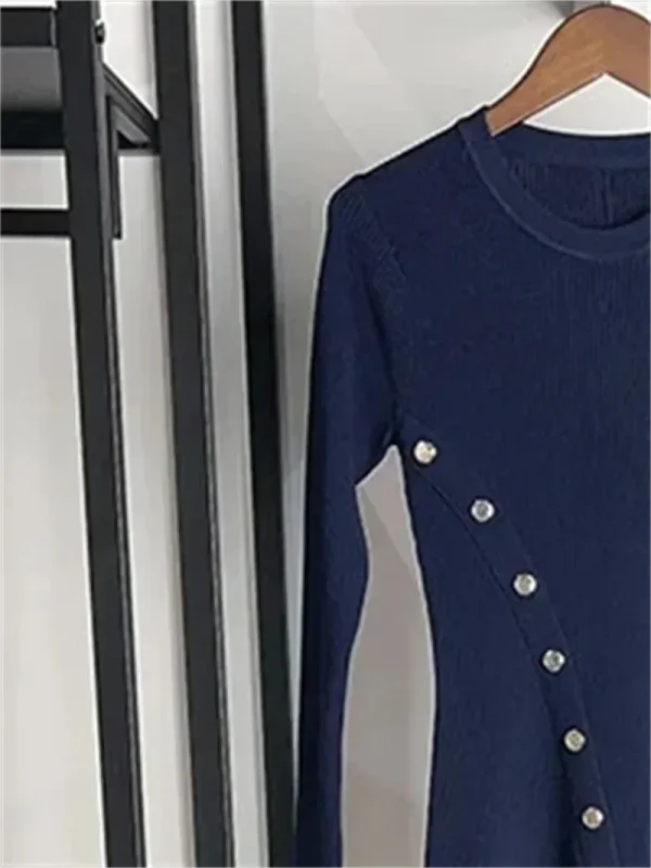 Abito longuette in maglia con filo diviso da donna Elegante fibbia diagonale in metallo Slim Fit girocollo 2024 Abito primaverile per donna 2
