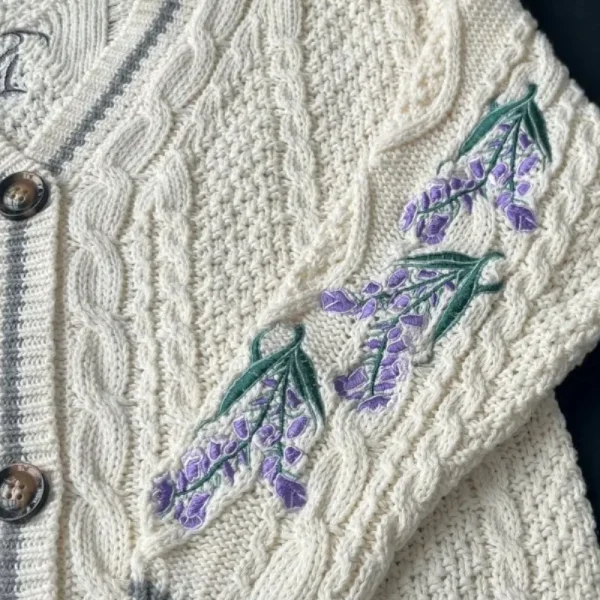 2025 Laghi Cardigan Donna Autunno Inverno Glicine Fiori Cardigan beige Donna Viola Ricamo Maglione lavorato a maglia Folklore Girl 4
