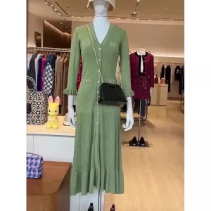 Abito da donna monopetto con volant in maglia con scollo a V manica lunga femminile elegante abito longuette all'inizio della primavera 1