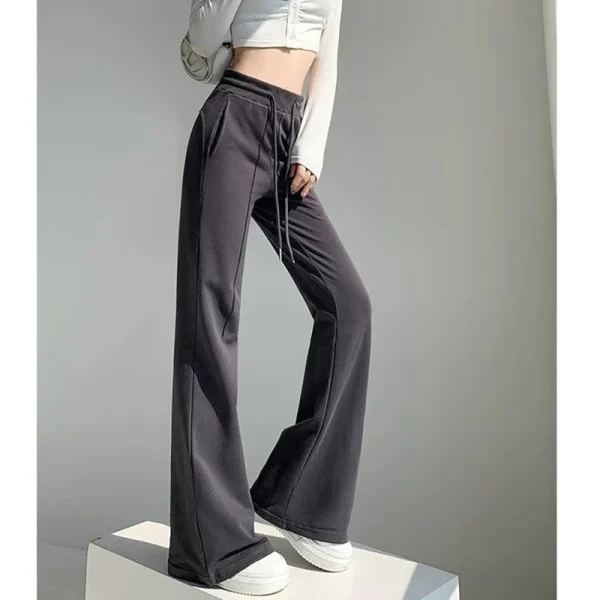 Pantaloni sportivi coreani femminili a gamba dritta Pantaloni chic a vita alta con fondo a campana Pantaloni svasati dal design classico da donna 3
