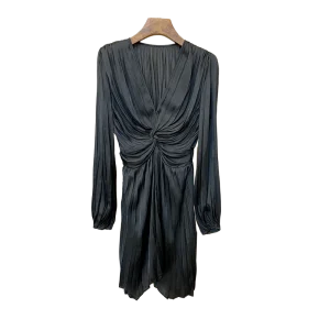 Temperamento Dea Piccolo abito nero sexy Kink Abito a pieghe con scollo a V a maniche lunghe Abito da compleanno per abiti da sposa da donna 1