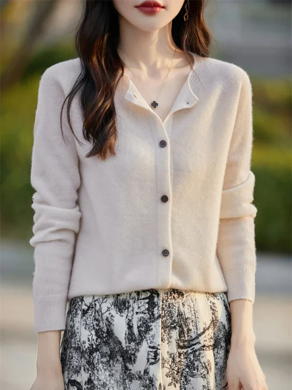 2024 Nozioni di base Autunno Inverno Donna Maglione Vendite Maglieria di lana merino New Fashion Solid Cardigan Classico Abbigliamento a maniche lunghe Top 1