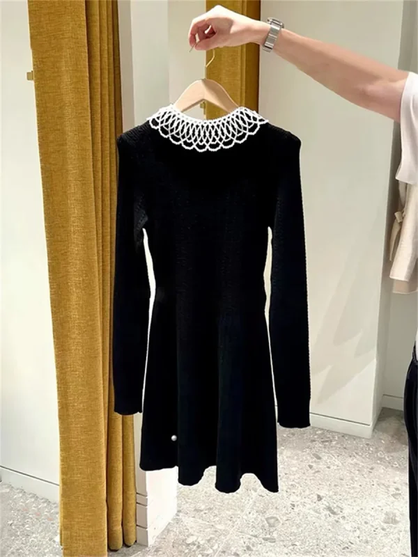 Abito da donna nero intrecciato con perline colletto Peter Pan manica lunga Lady Slim lavorato a maglia Mini abito autunno 2025 4