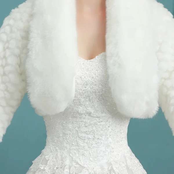 Nuovo arrivo Giacca da sposa a maniche lunghe Sposa Abito di piume Bolero donna Accessori da sposa economici Mantella da sposa Scialle di pelliccia scrollata di spalle 2