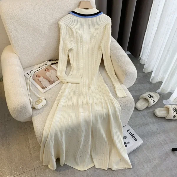 YuooMuoo Abito lungo lavorato a maglia con lettera ricamata elegante Autunno Inverno Marchio di moda Lady Abito maglione nero dentellato Abiti da ufficio 5