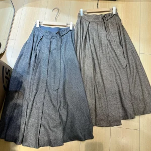 Gonna lunga in lana autunno-inverno classica ed elegante da donna 1