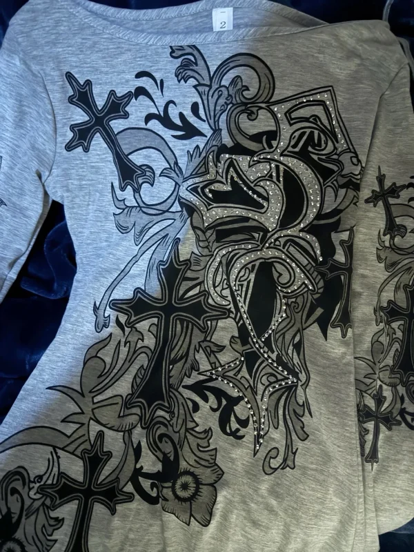 Onalippa American Retro Cross Print T-shirt a maniche lunghe con una spalla Donna Autunno Slim Fit Dimagrante Top con diamanti pressati a caldo 4