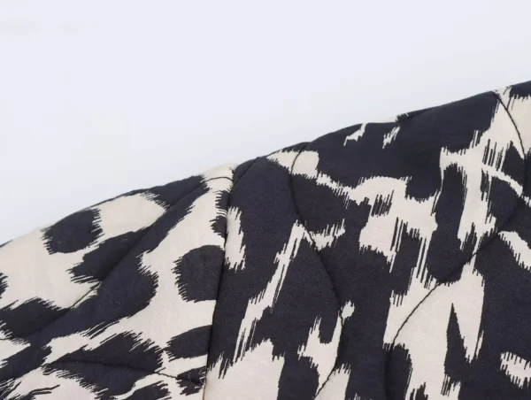 Giacca a maniche lunghe con bottoni stampati alla moda in pelle di serpente da donna in stile europeo e americano nuovo prodotto autunnale 2024 3
