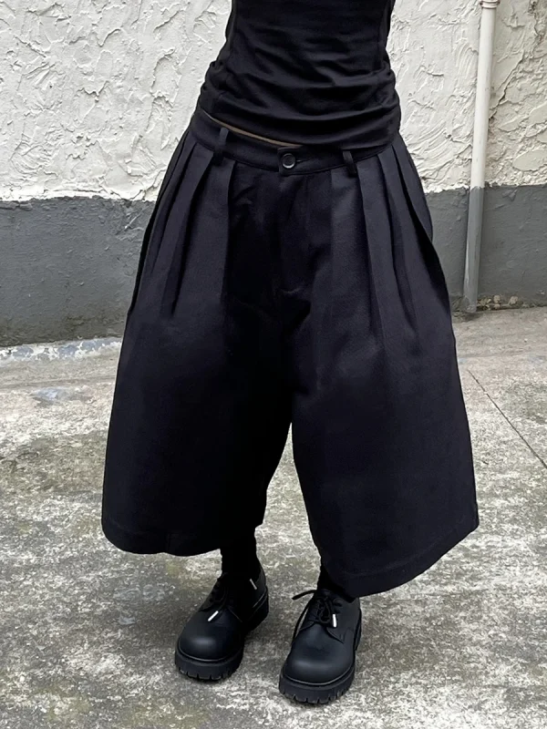 REDDACHiC Pantaloni larghi neri unisex da donna Bloomers a vita alta pieghettati sul davanti tinta unita casual pantaloni corti a gamba extra larga Acubi Fashion 2