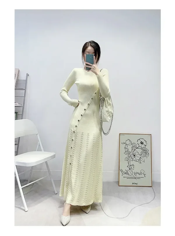 Abito da donna in maglia sottile con fibbia diagonale in metallo a maniche lunghe con spacco elegante 2