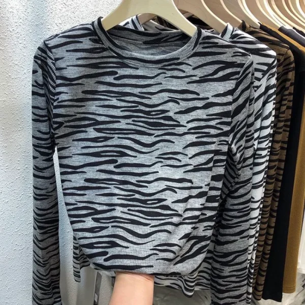 T-shirt a maniche lunghe con scollo tondo per abiti autunnali da donna Nuova camicia con base in filo Top coreano versatile 3