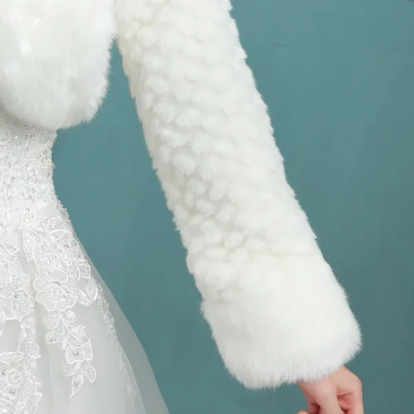 Nuovo arrivo Giacca da sposa a maniche lunghe Sposa Abito di piume Bolero donna Accessori da sposa economici Mantella da sposa Scialle di pelliccia scrollata di spalle 6