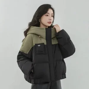 Giacca invernale con cappuccio imbottita corta ispessita da donna, vestibilità ampia, design a blocchi di colore diverso, cappotto capispalla alla moda 1