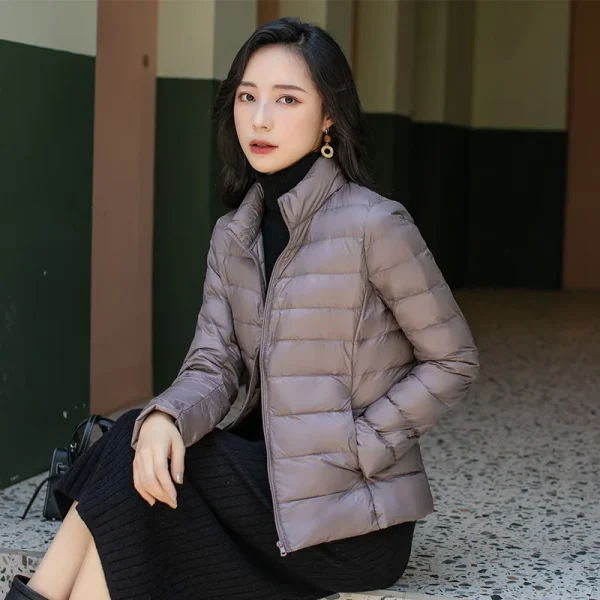 Giacca primaverile da donna Moda corta piumino ripiegabile ultraleggero 15 colori Piumino femminile caldo coreano Slim Fit Parka 5XL 6