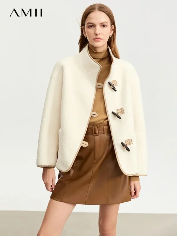 AMII Giacca di pelliccia stile cinese da donna 2025 Moda invernale in pelle PU Colletto alla coreana Contrasto Capispalla double face Top 12344213 2