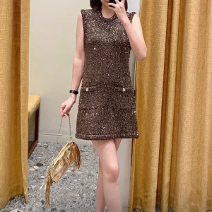 Abito a tubino dritto senza maniche con sensazione di fascia alta e gonna a gilet lucida per le donne, abiti da festa di nuovo stile autunno e inverno 2024 1
