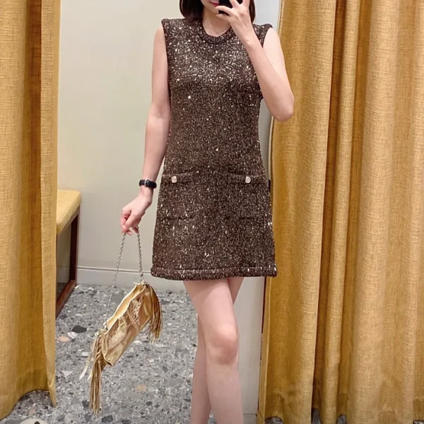 Abito a tubino dritto senza maniche con sensazione di fascia alta e gonna a gilet lucida per le donne, abiti da festa di nuovo stile autunno e inverno 2024 1