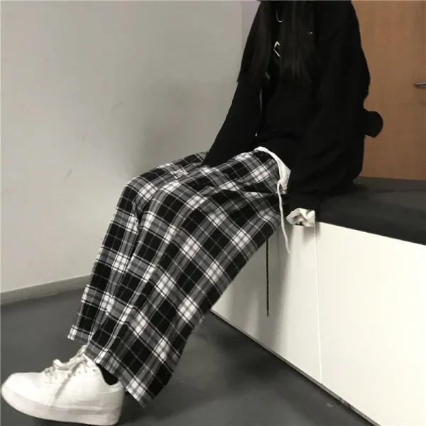 Pantaloni sportivi da donna oversize Pantaloni casual scozzesi neri alla moda Tasche in vita elastiche larghe Pantaloni larghi hip-hop unisex per studenti 5